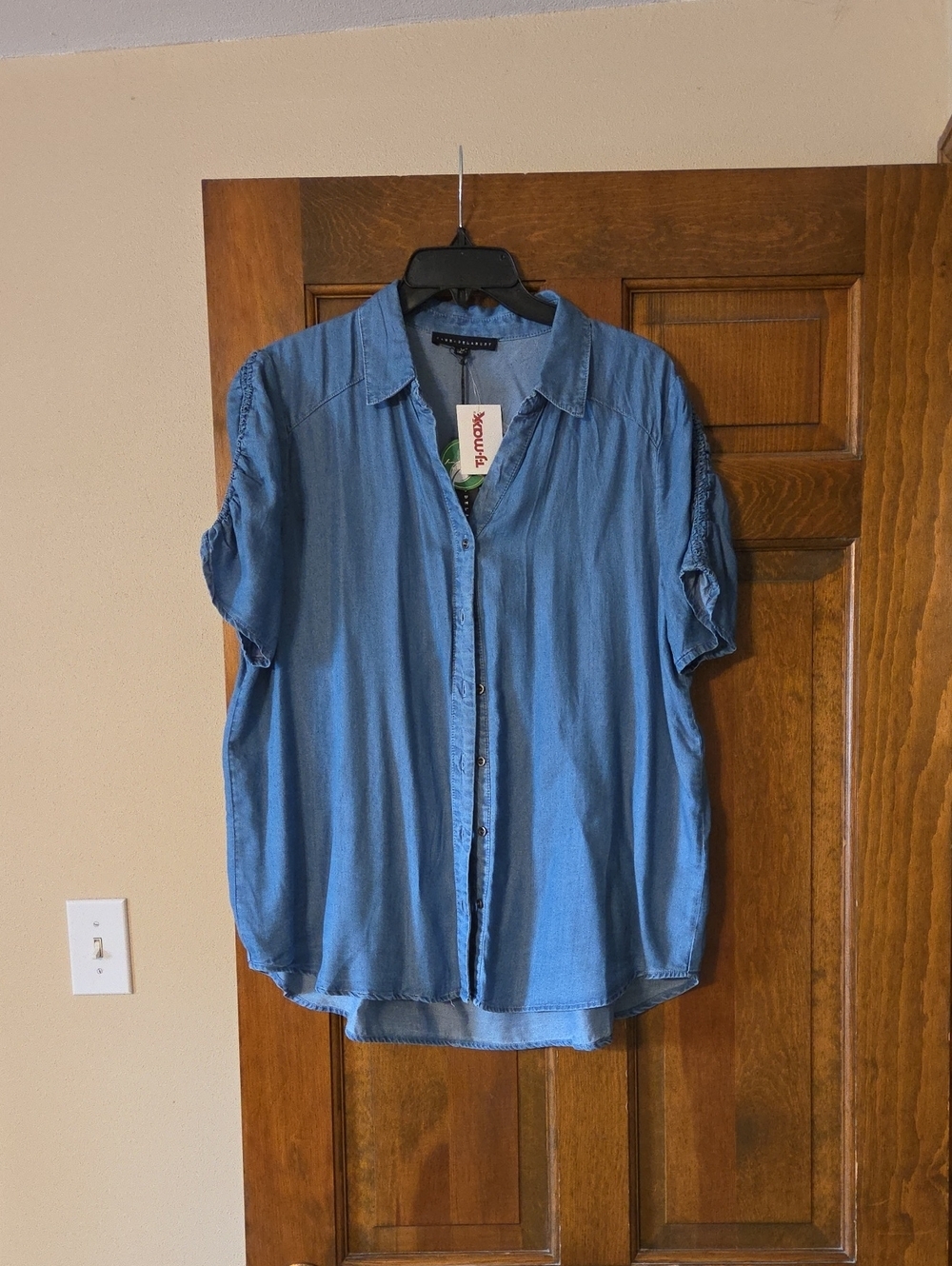 Lightweight Chambray Button-Up Shirt in Denim Blue